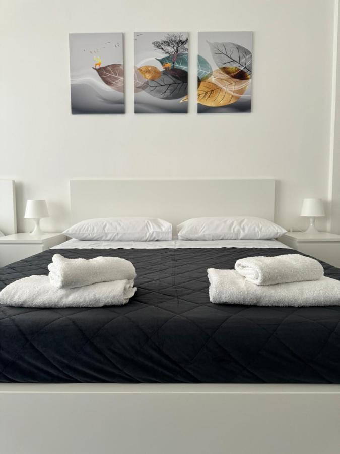Quintino Sella Hotel Bari Bagian luar foto