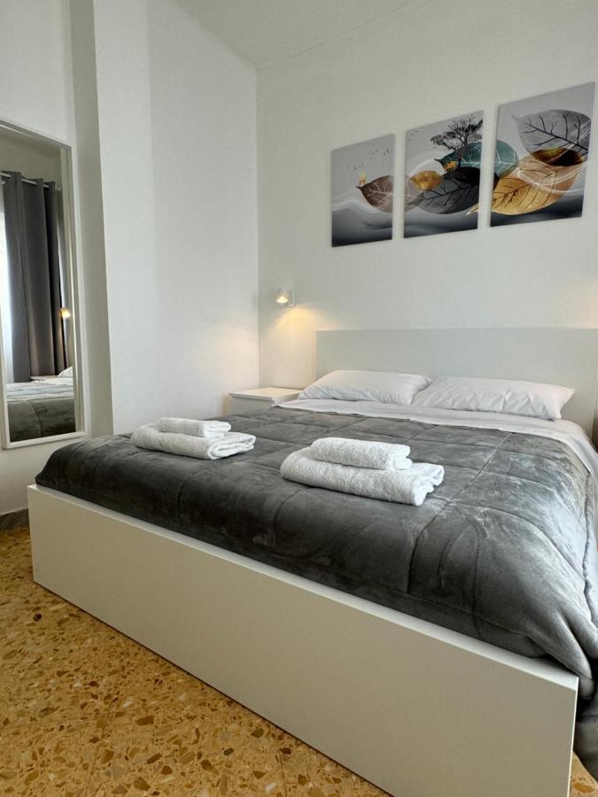 Quintino Sella Hotel Bari Bagian luar foto
